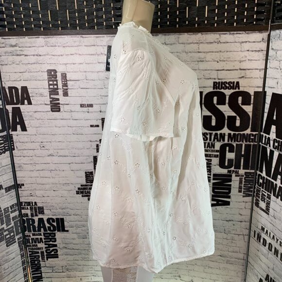 Torrid White Eyelet Mock Neck Ruffle Trim Top - Picture 3 of 6